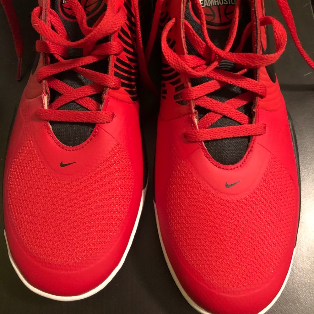 Nike’s - Picture 3 of 5